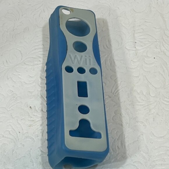 Nintendo Wii Remote Silicone Controller Sleeve Cover -Blue - Picture 3 of 6